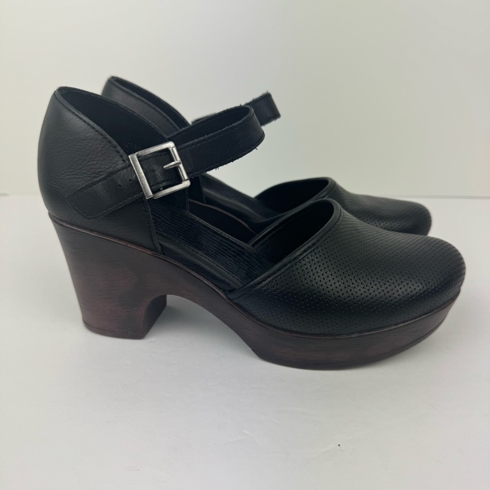 B.O.C Gia Clog. Size 8. Platform heel. Mary Janes. Faux leather. Buckle closure.
